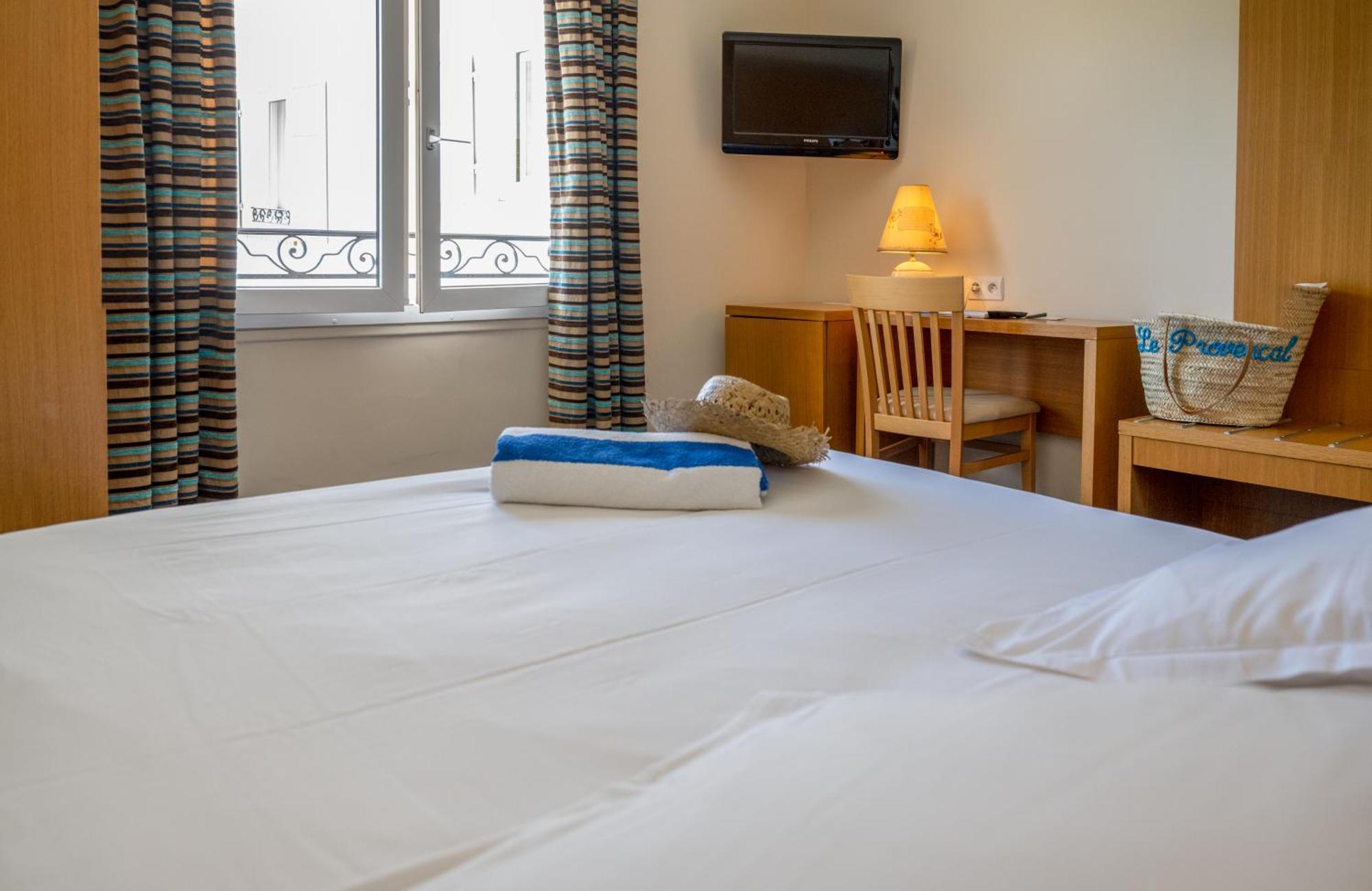 Hotel Le Provencal Logishotels لي إيسامبر المظهر الخارجي الصورة