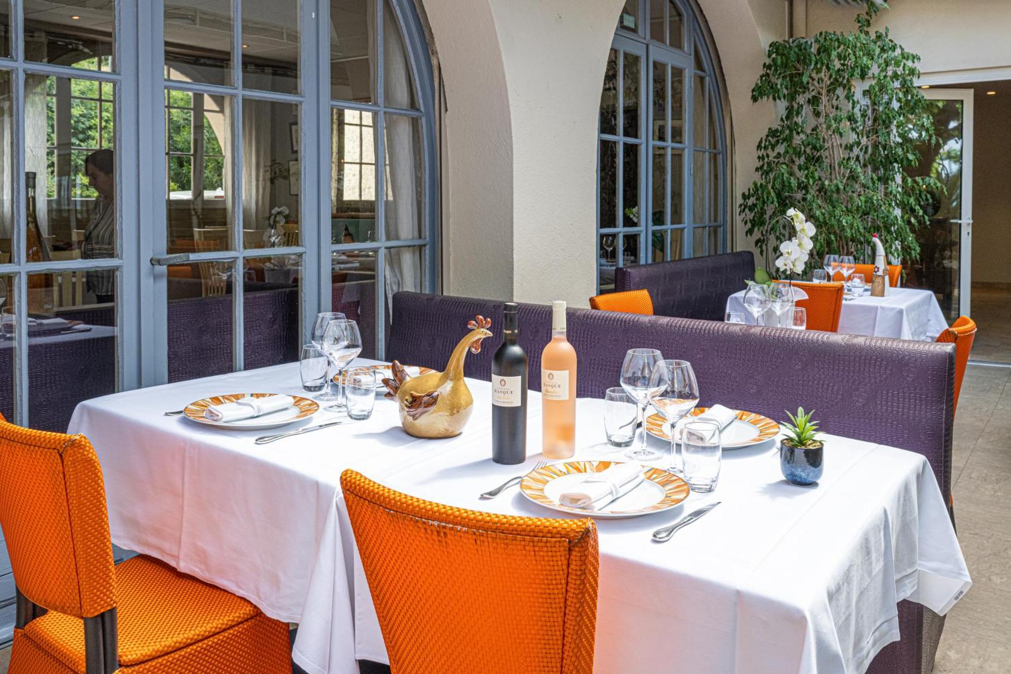 Hotel Le Provencal Logishotels لي إيسامبر المظهر الخارجي الصورة