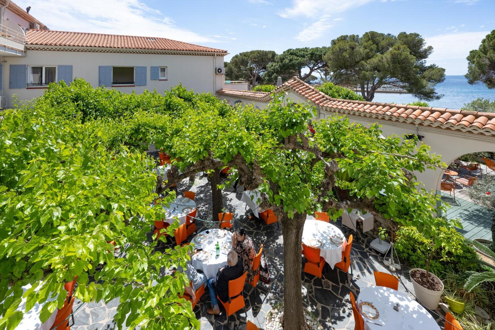 Hotel Le Provencal Logishotels لي إيسامبر المظهر الخارجي الصورة