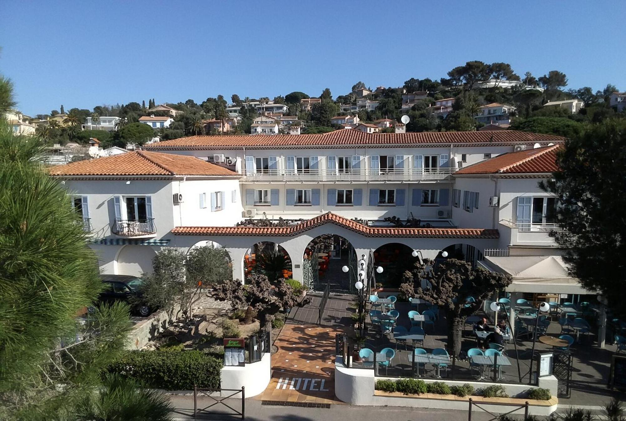 Hotel Le Provencal Logishotels لي إيسامبر المظهر الخارجي الصورة