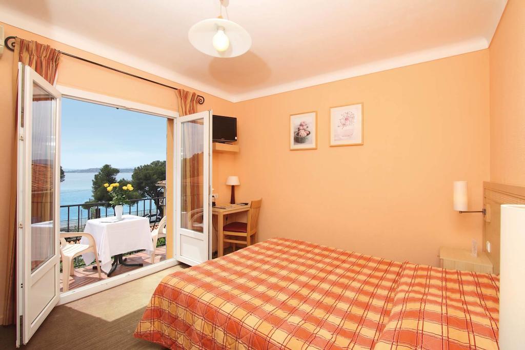 Hotel Le Provencal Logishotels لي إيسامبر الغرفة الصورة