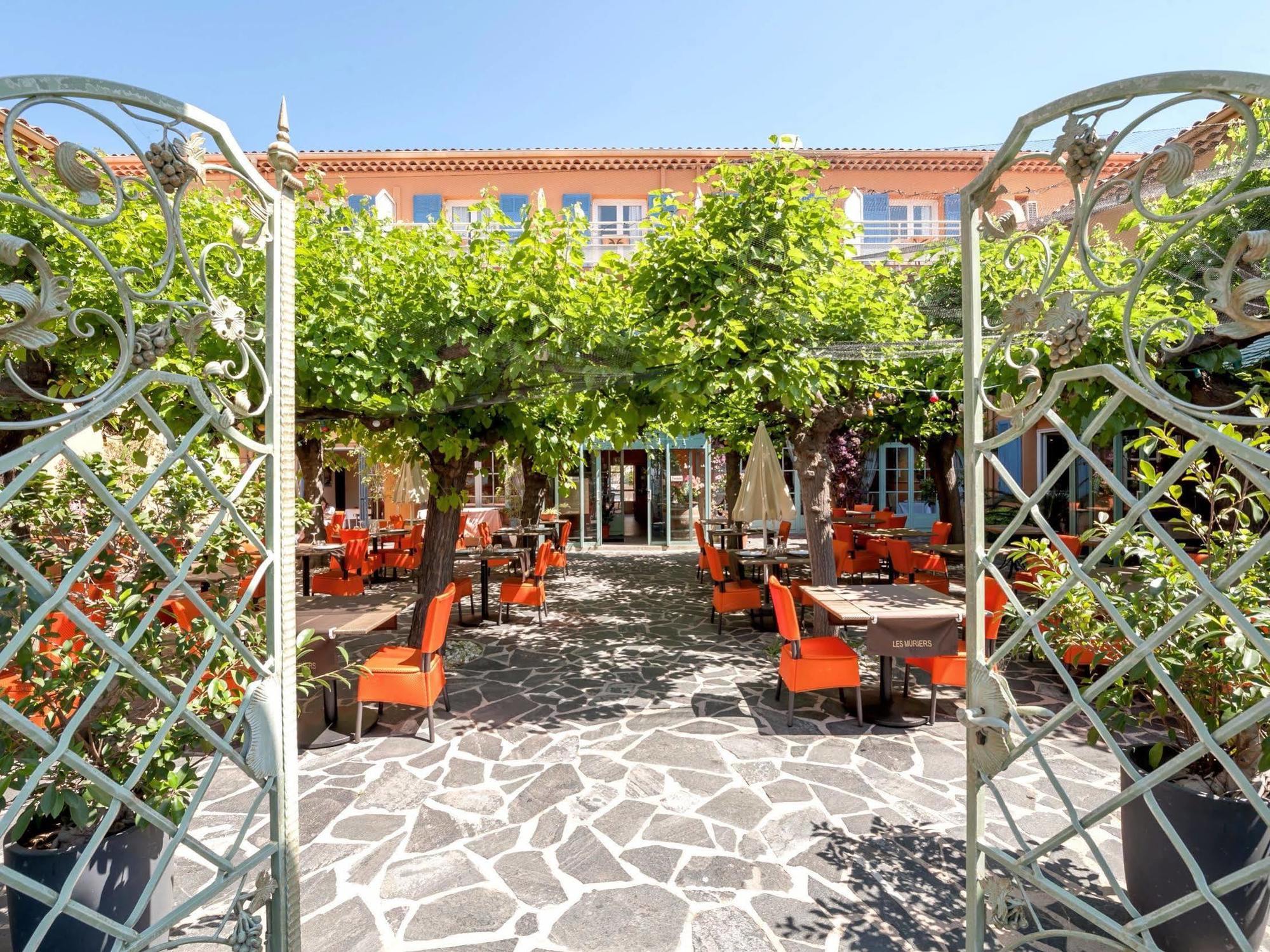 Hotel Le Provencal Logishotels لي إيسامبر المظهر الخارجي الصورة