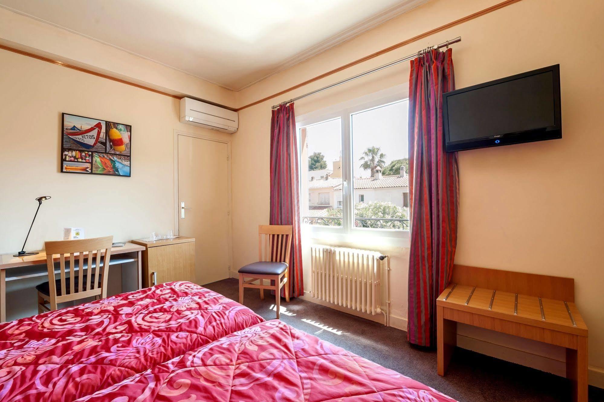 Hotel Le Provencal Logishotels لي إيسامبر المظهر الخارجي الصورة